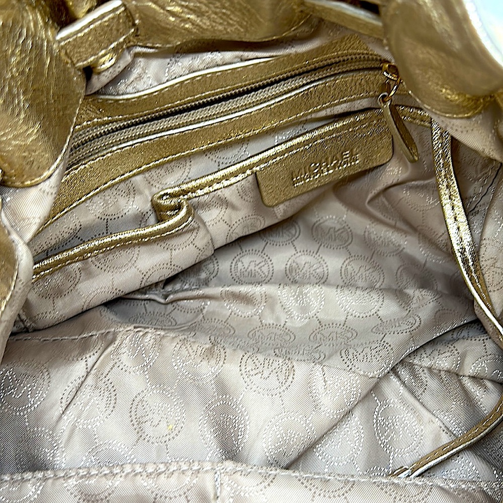 Michael Kors Authentic Glitzy Dazzling Gold Tote Purse Bag with Wallet 🔥🔥 - Picture 6 of 10